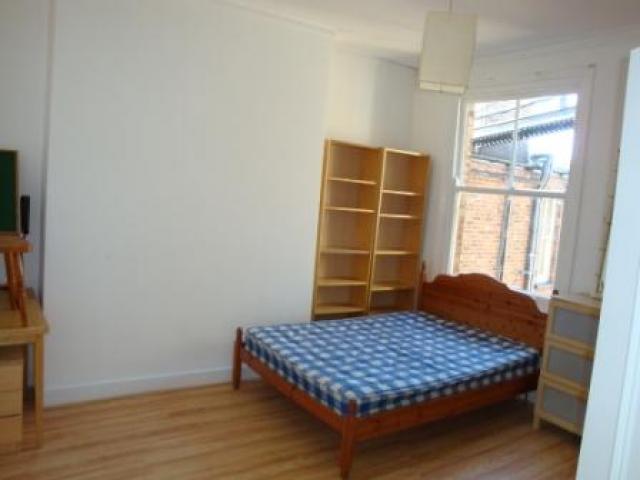 			NEW INSTRUCTION, 3 Bedroom, 1 bath, 1 reception Flat			 Honeybourne Road, WEST HAMPSTEAD
